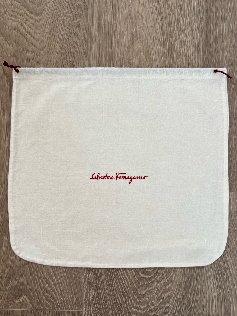 Ferragamo dust bag (C834)